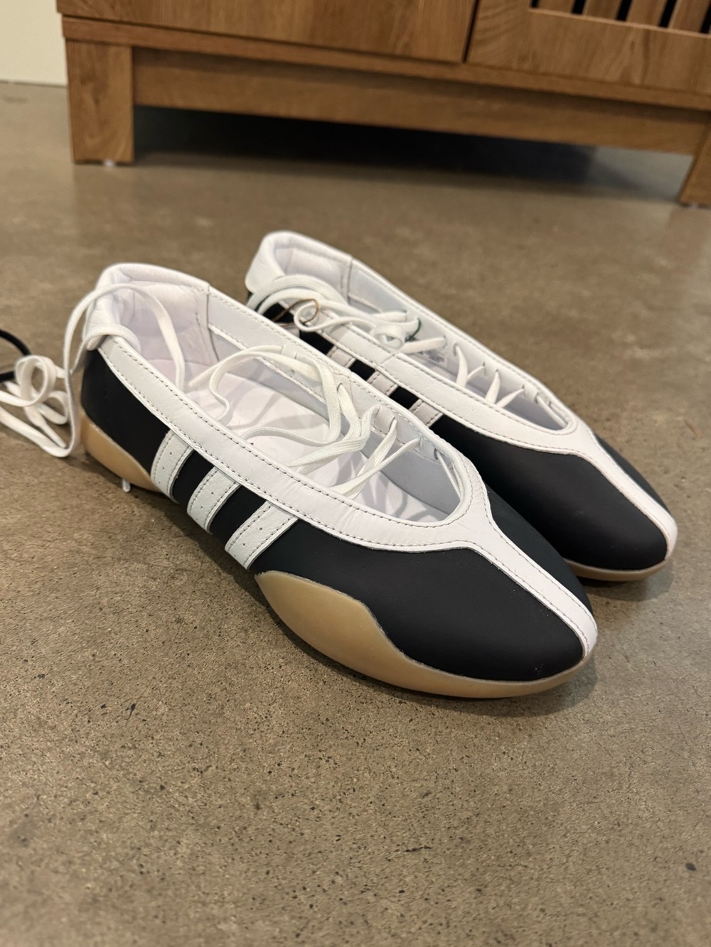 NWT Adidas taekwondo mai flats